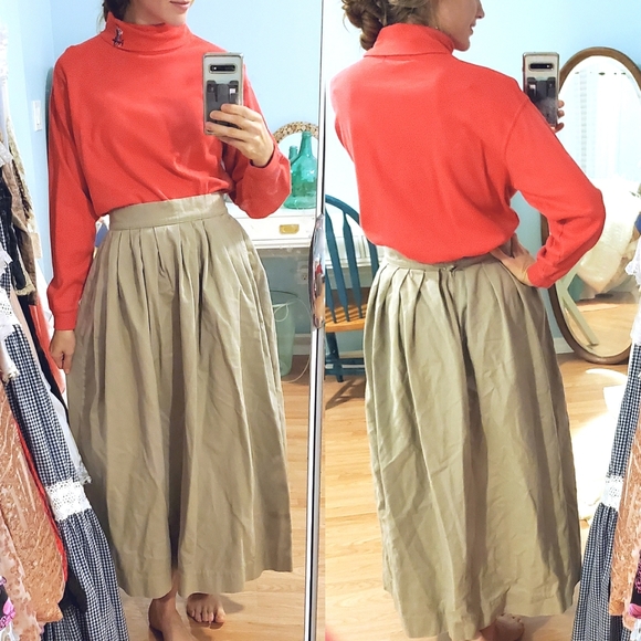 SOLD Vintage Pringle Of Scotland Sports Sweater - Picture 2 of 9